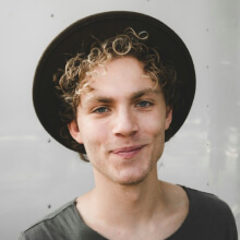 About team skip 01 1.jpg